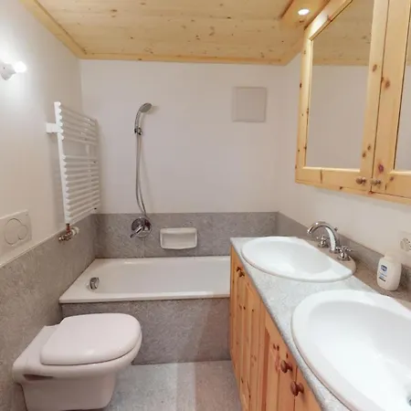 Piz Chalchagn Апартаменты *